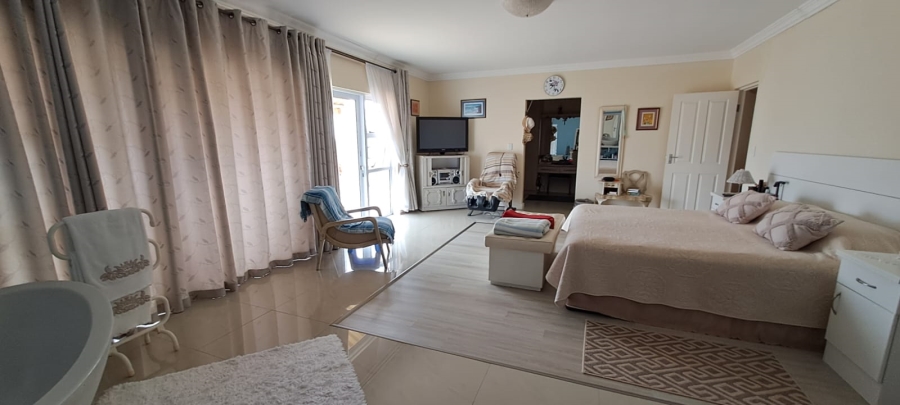 4 Bedroom Property for Sale in Port Owen Western Cape